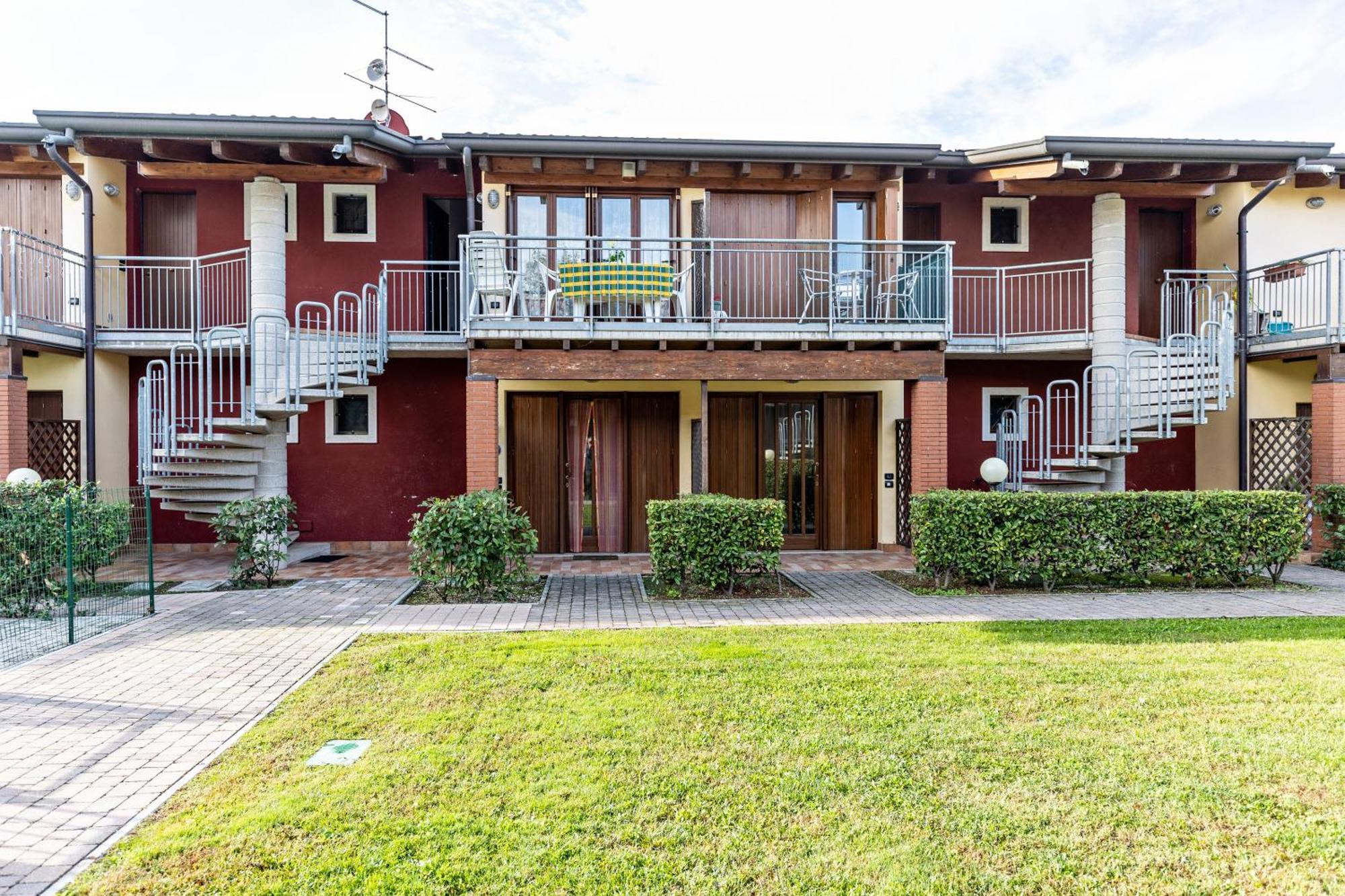 Residence La Corte Near Gardaland Castelnuovo del Garda Exteriér fotografie